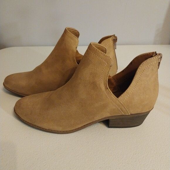 Falls Creek Booties Sz 9 Tan Cut Out Zippered Back Faux Suede Western Cowgirl - Picture 1 of 12